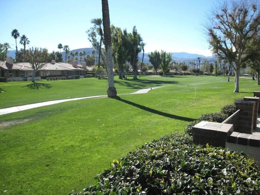 Private Country Club Condo On Awesome Golf Course! Palm Desert Buitenkant foto